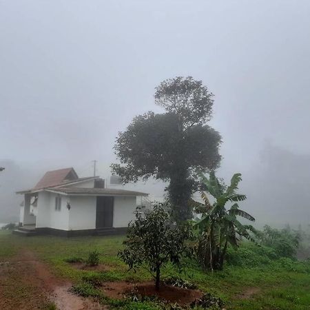 Farmstay In ചില്ലുകൂടാരം At Les Domki Et Al. Vagamon Exterior photo