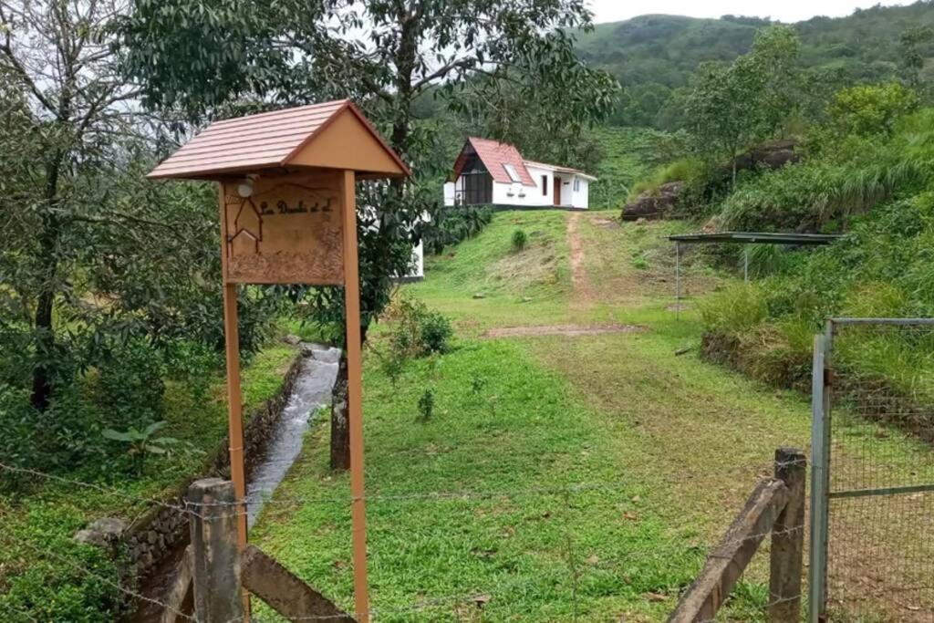 Farmstay In ചില്ലുകൂടാരം At Les Domki Et Al. Vagamon Exterior photo